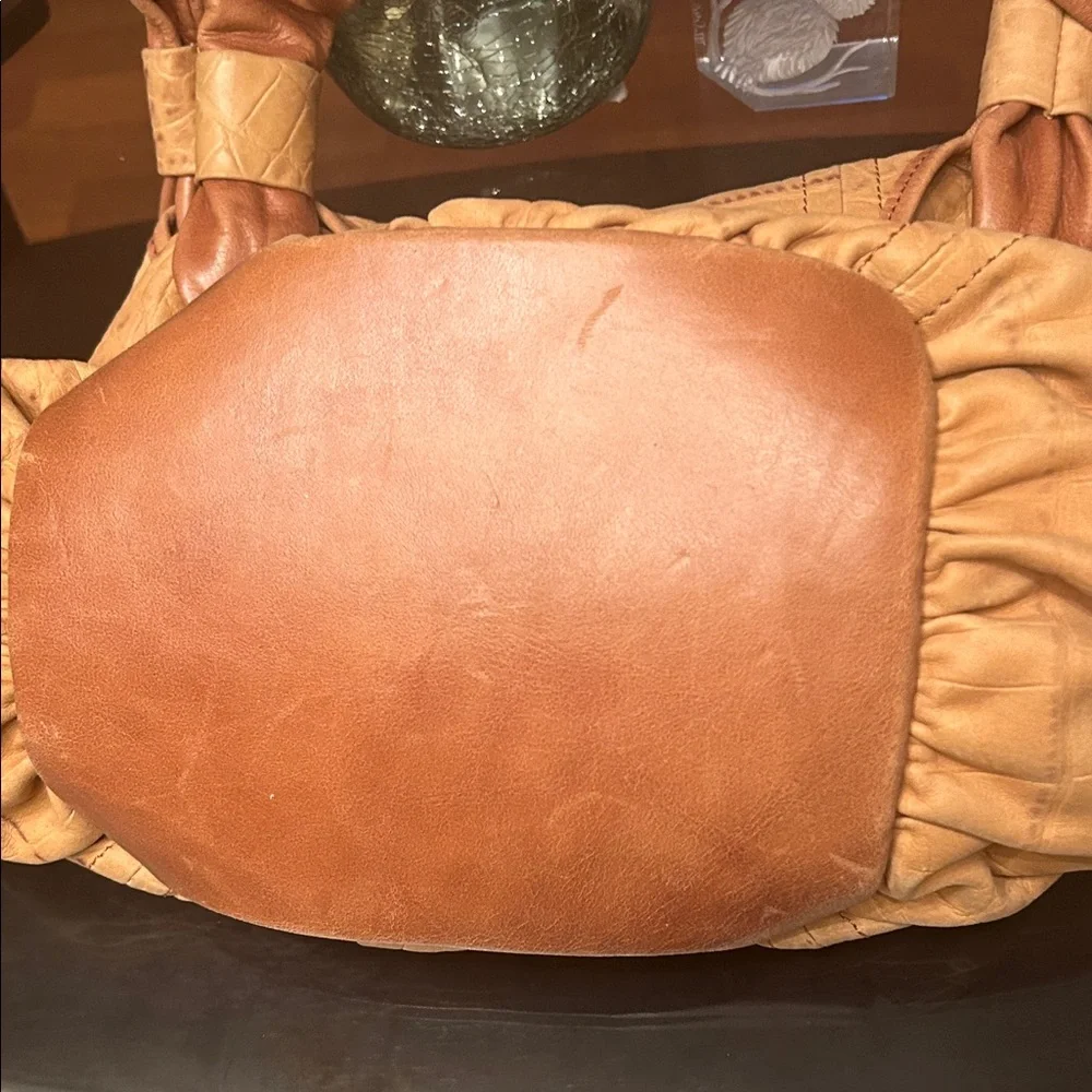 Elegant Tan Croc-Embossed leather Hobo Bag - Picture 10 of 13